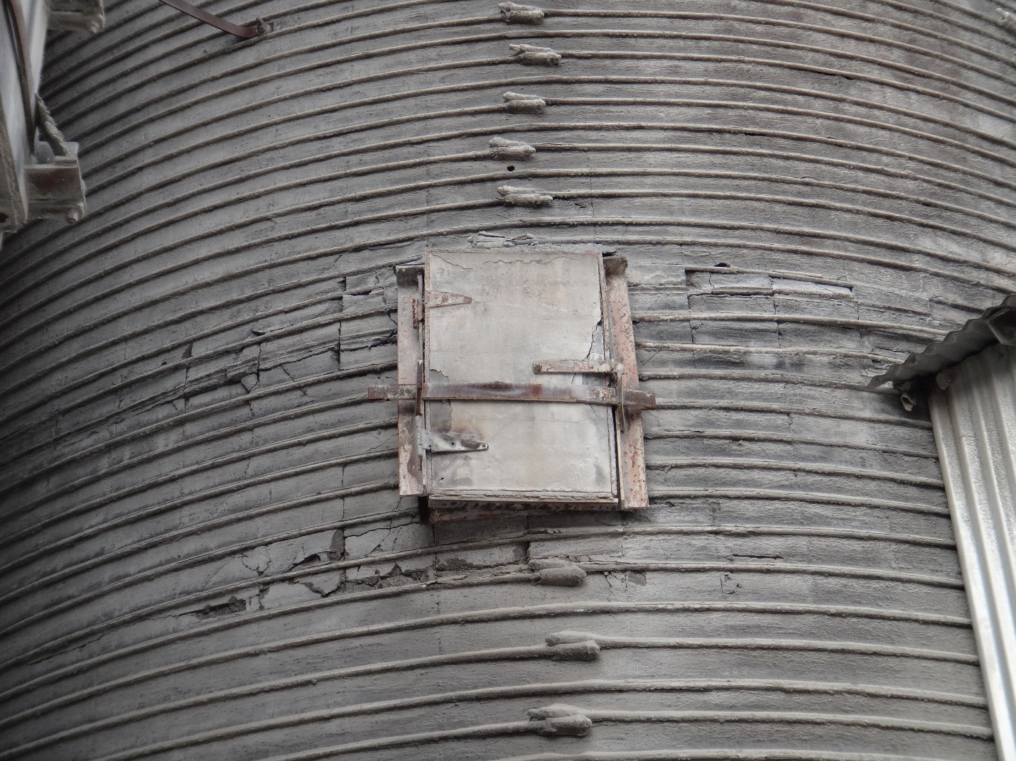 Silos for repair